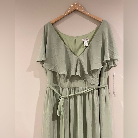 Bill Levkoff Chiffon Flutter Sleeve Bridesmaid Dress, Pistachio Green Formalwear - Picture 4 of 10